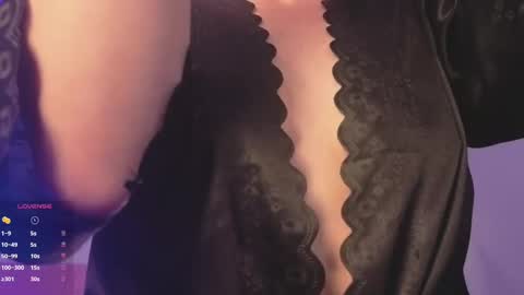 Scarlet  online show from 13, 10, 2025