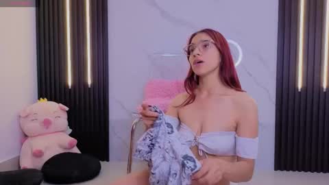 Snapshot of scarleth_red_ chatting on 13, 9, 2025 I am  Scarleth  Check mi profile online show from 13, 9, 2025
