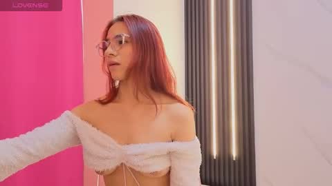 Snapshot of scarleth_red_ chatting on 21, 9, 2025 I am  Scarleth  Check mi profile online show from 21, 9, 2025