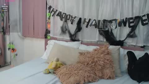 scarlet  online show from 31, 10, 2025