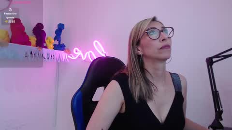 Scarlett online show from 8, 11, 2025