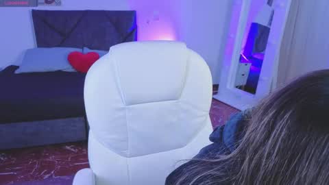 Scarlett online show from 4, 5, 2026