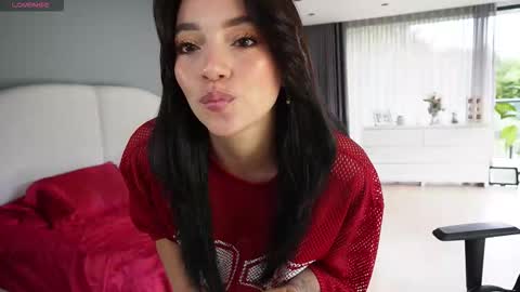 juli online show from 8, 10, 2025