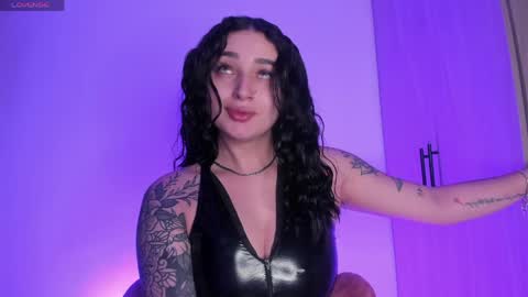 SCARLETT COLLINS online show from 10, 4, 2026