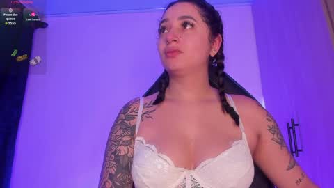 SCARLETT COLLINS online show from 1, 5, 2026