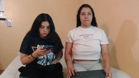 Scarlett and Jazmin online show from 10, 7, 2026