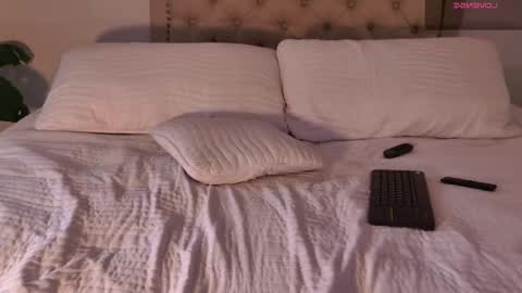 Snapshot of scarlett_grand chatting on 6, 10, 2025 Scarlett Grand online show from 6, 10, 2025