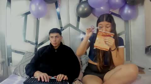 Scarlett and Lucas online show from 4, 2, 2026