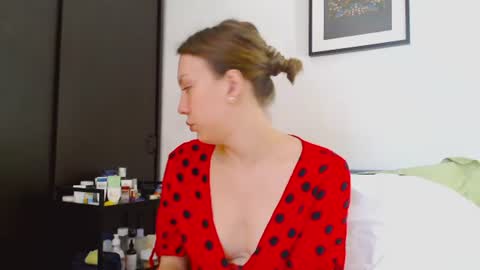 Scarlett online show from 18, 6, 2026