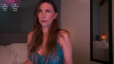 Snapshot of scarletthalls chatting on 4, 8, 2026 scarletthalls online show from 4, 8, 2026