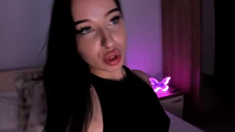 scarlettjakobs online show from 9, 7, 2026