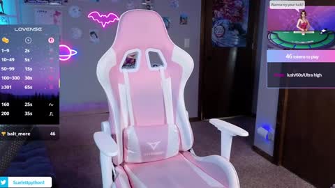 Snapshot of scarlettpython1 chatting on 17, 12, 2025 Scarlett online show from 17, 12, 2025