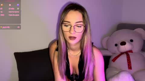 ScarlettSmithz online show from 19, 11, 2025