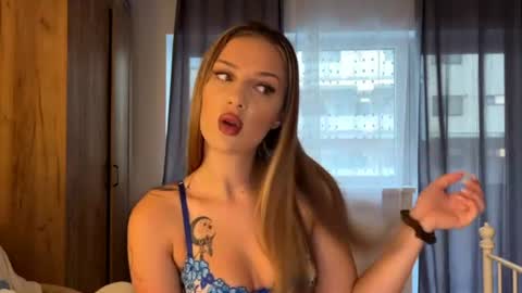 ScarlettSmithz online show from 17, 7, 2026