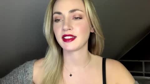 ScarlettxBlonde online show from 7, 5, 2026