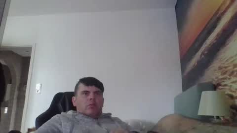 Snapshot of schosch01 chatting on 6, 5, 2026 schosch01 online show from 6, 5, 2026