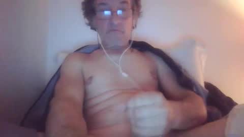 Snapshot of scotchwhieskie chatting on 23, 11, 2025 scotchwhieskie online show from 23, 11, 2025