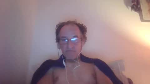 Snapshot of scotchwhieskie chatting on 2, 12, 2025 scotchwhieskie online show from 2, 12, 2025