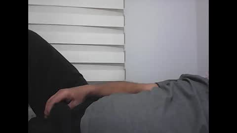 Snapshot of screw2 chatting on 25, 11, 2025 Evren online show from 25, 11, 2025