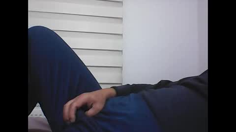 Snapshot of screw2 chatting on 14, 12, 2025 Evren online show from 14, 12, 2025