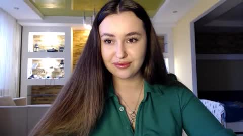 Elizabeth  online show from 3, 2, 2025