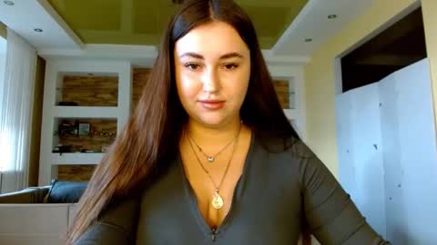 Elizabeth  online show from 6, 10, 2025