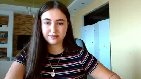 Elizabeth  online show from 18, 6, 2026