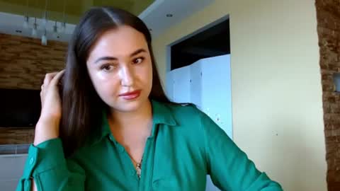 Elizabeth  online show from 22, 6, 2026