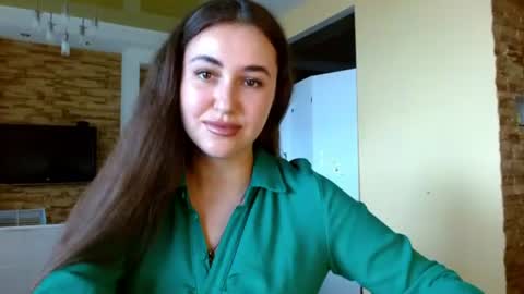 Elizabeth  online show from 23, 6, 2026