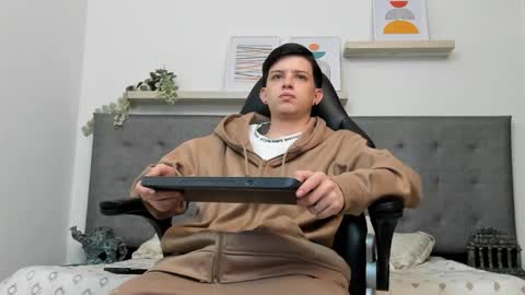 Snapshot of sebastamayo_ chatting on 10, 3, 2026 SEBAS online show from 10, 3, 2026