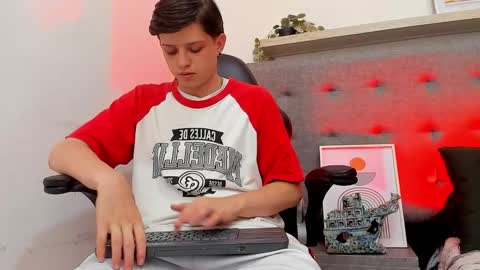 Snapshot of sebastamayo_ chatting on 28, 3, 2026 SEBAS online show from 28, 3, 2026