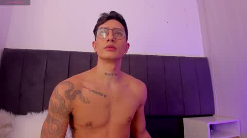 Snapshot of sebpalacio chatting on 23, 11, 2025 SEBASTIAN PALACIO online show from 23, 11, 2025