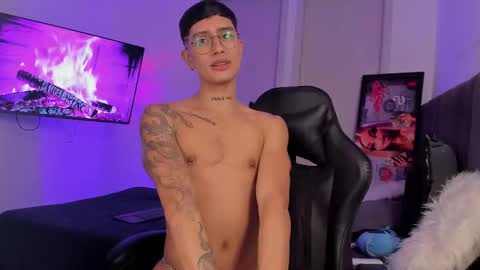 Snapshot of sebpalacio chatting on 23, 12, 2025 SEBASTIAN PALACIO online show from 23, 12, 2025