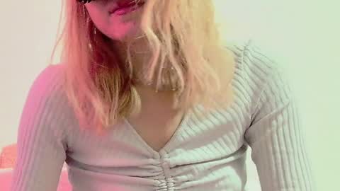 Anni online show from 8, 12, 2024