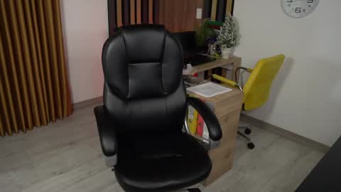 Snapshot of secretary_bj chatting on 4, 1, 2025 secretary_bj online show from 4, 1, 2025