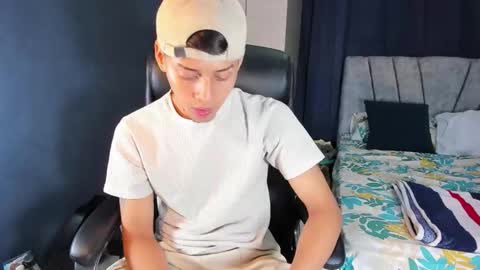 Snapshot of seductive_angel1 chatting on 7, 10, 2025 Angel online show from 7, 10, 2025