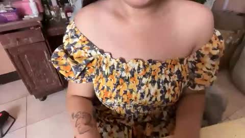 seductive_housewife online show from 15, 2, 2026