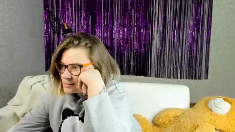 seductive_she_wolf online show from 2, 3, 2025