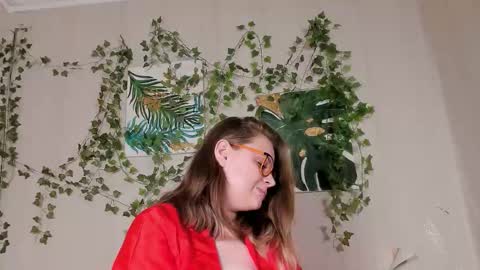 seductive_she_wolf online show from 11, 11, 2025