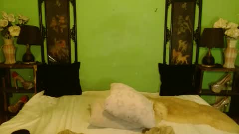 Snapshot of seductivecatxxx chatting on 6, 3, 2025 dyosa isabel online show from 6, 3, 2025