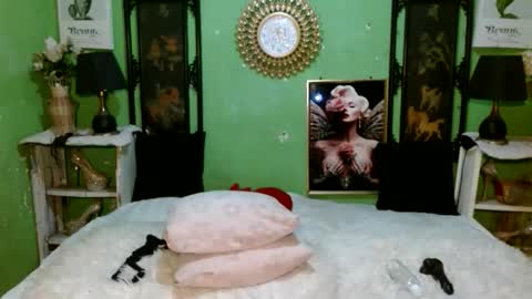 Snapshot of seductivecatxxx chatting on 11, 5, 2026 dyosa isabel online show from 11, 5, 2026