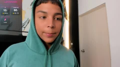 Snapshot of seductivo_jr chatting on 24, 4, 2026 seductivo online show from 24, 4, 2026