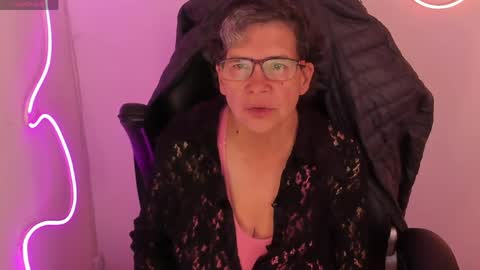 Selena online show from 14, 4, 2026