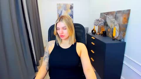 selenaemoore online show from 5, 5, 2026