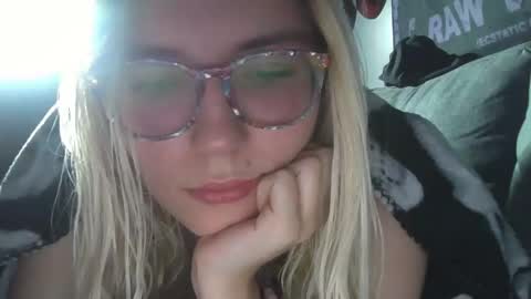 Selene online show from 1, 1, 2025