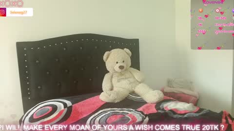 Selene G  online show from 16, 1, 2025