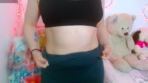 Snapshot of seleneg chatting on 30, 4, 2026 Selene G online show from 30, 4, 2026