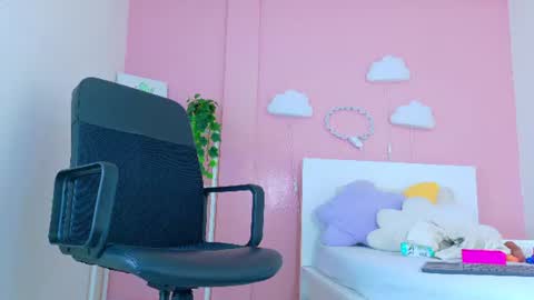 Snapshot of selenegibson__ chatting on 26, 6, 2026 SELENE GIBSON online show from 26, 6, 2026