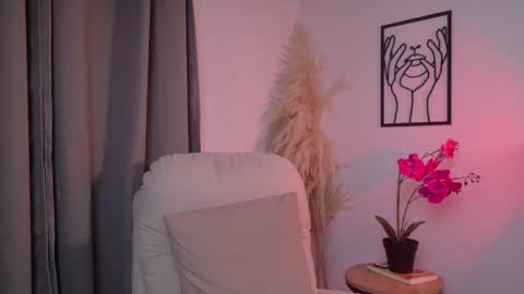 Selene Nova online show from 23, 4, 2026
