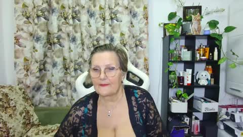 Snapshot of selenna57 chatting on 6, 1, 2025 Selenna online show from 6, 1, 2025